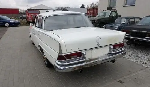 MERCEDES-BENZ 220sb 