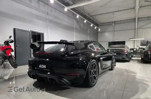 PORSCHE Cayman GT4 RS 