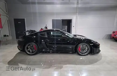 PORSCHE Cayman GT4 RS 