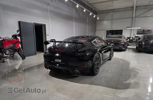 PORSCHE Cayman GT4 RS 