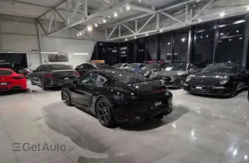 PORSCHE Cayman GT4 RS 