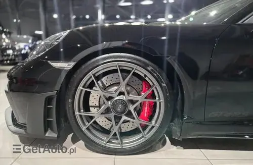 PORSCHE Cayman GT4 RS 