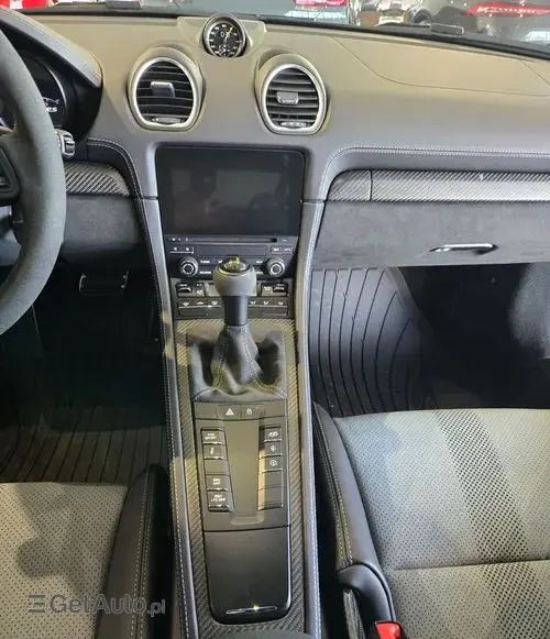 PORSCHE Cayman GT4 RS 