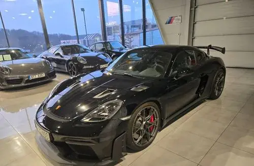 PORSCHE Cayman GT4 RS 