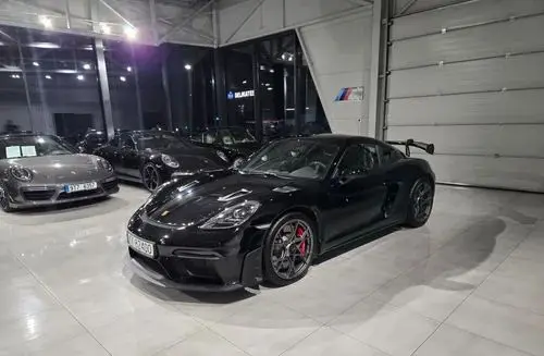PORSCHE Cayman GT4 RS 