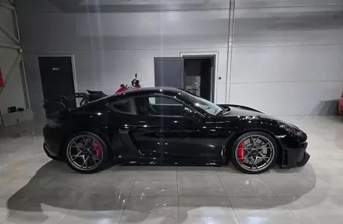 PORSCHE Cayman GT4 RS 