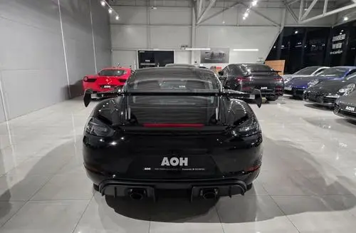 PORSCHE Cayman GT4 RS 