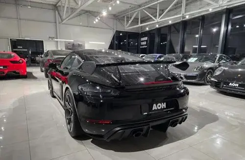 PORSCHE Cayman GT4 RS 