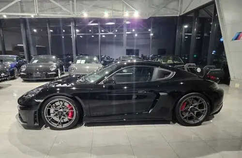PORSCHE Cayman GT4 RS 