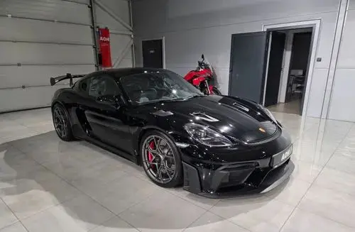 PORSCHE Cayman GT4 RS 