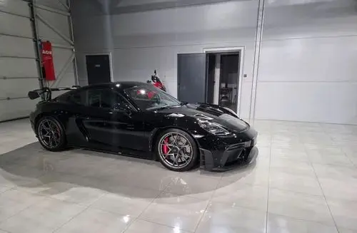 PORSCHE Cayman GT4 RS 