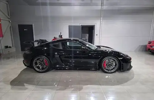 PORSCHE Cayman GT4 RS 