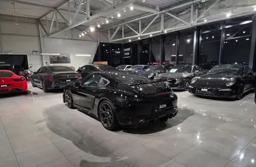 PORSCHE Cayman GT4 RS 