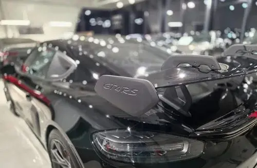PORSCHE Cayman GT4 RS 