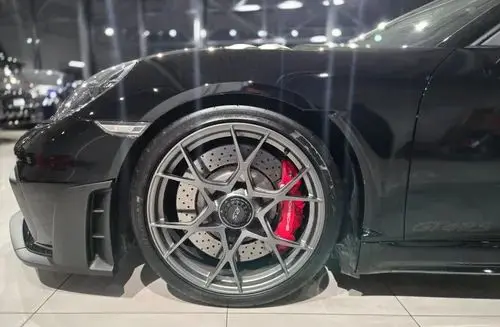 PORSCHE Cayman GT4 RS 