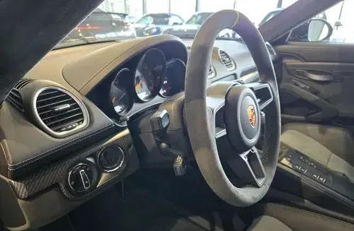 PORSCHE Cayman GT4 RS 