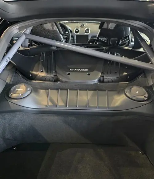 PORSCHE Cayman GT4 RS 