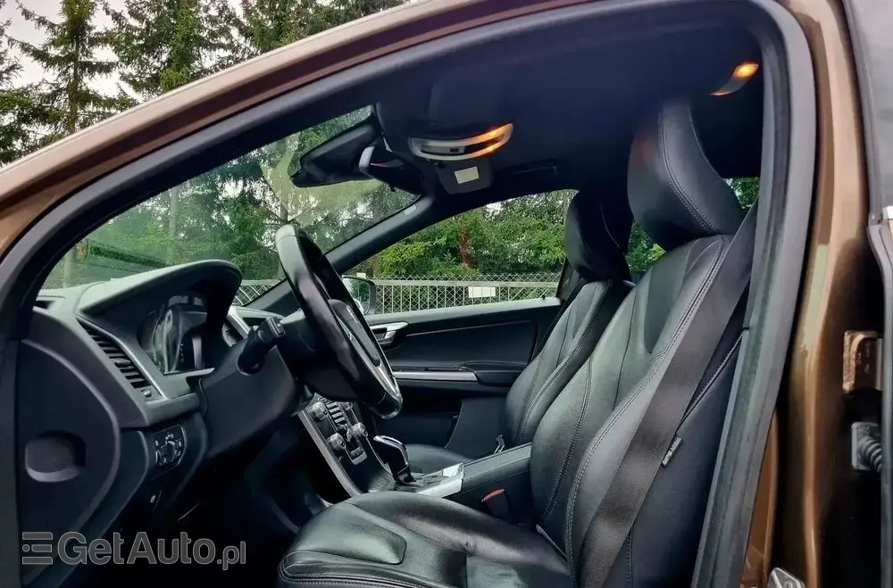 VOLVO XC 60 D3 Geartronic Momentum