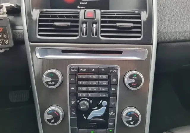 VOLVO XC 60 D3 Geartronic Momentum