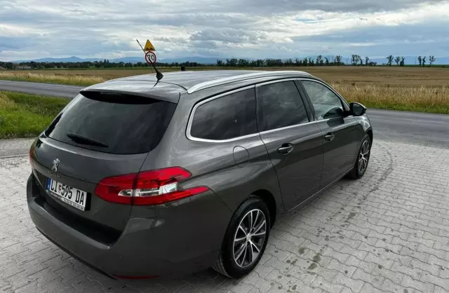 PEUGEOT 308 