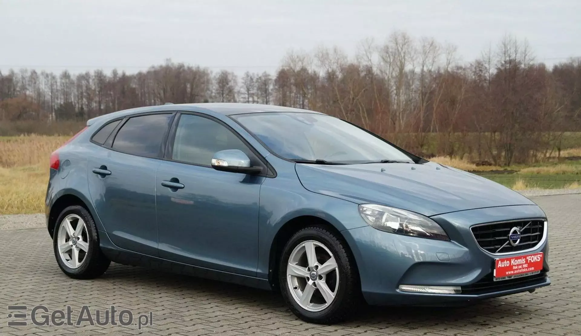 VOLVO V40 