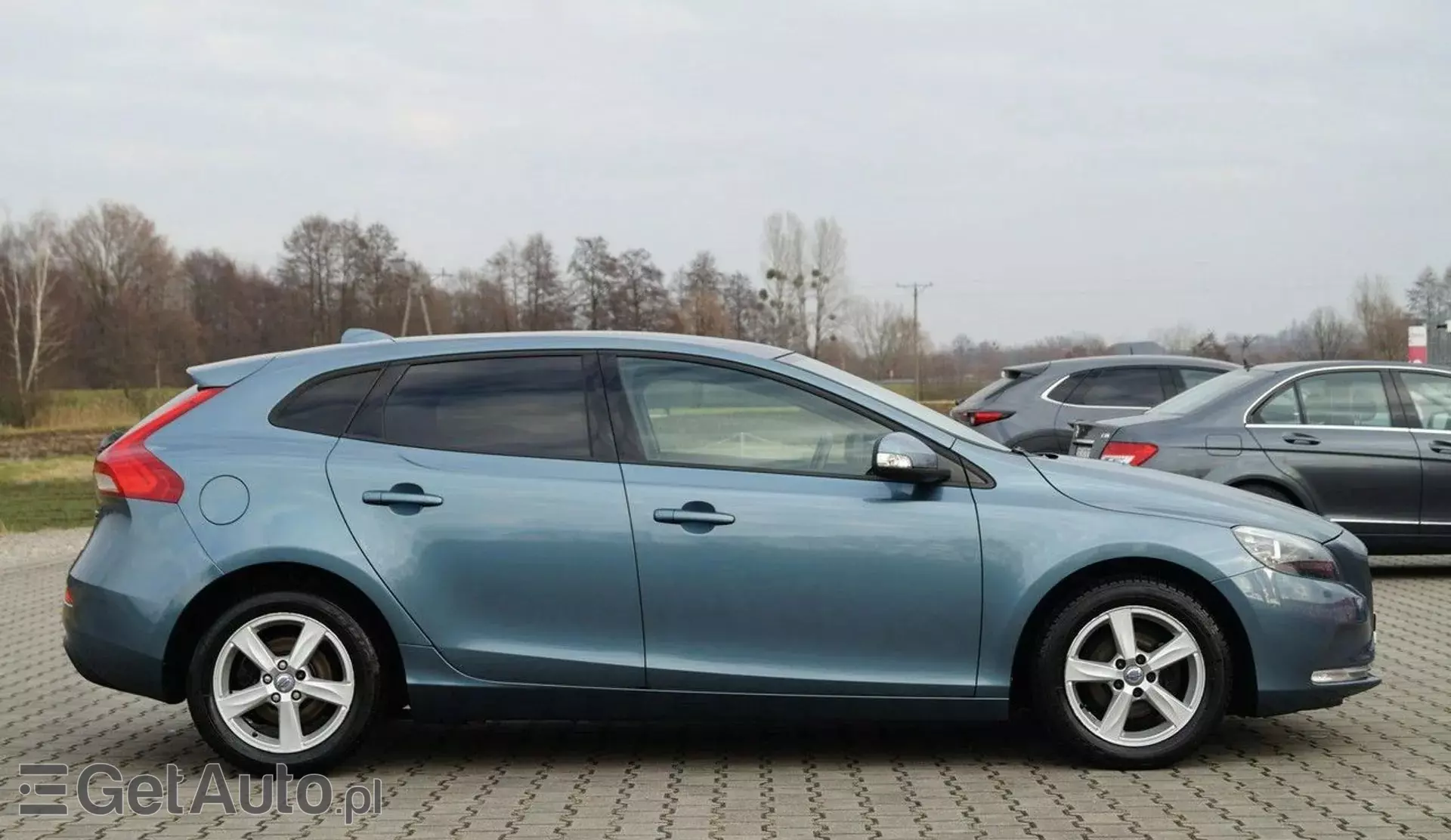 VOLVO V40 