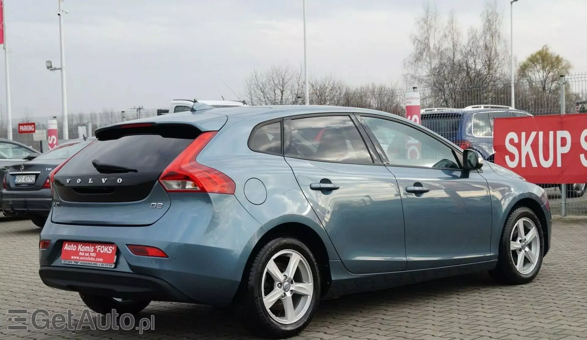 VOLVO V40 