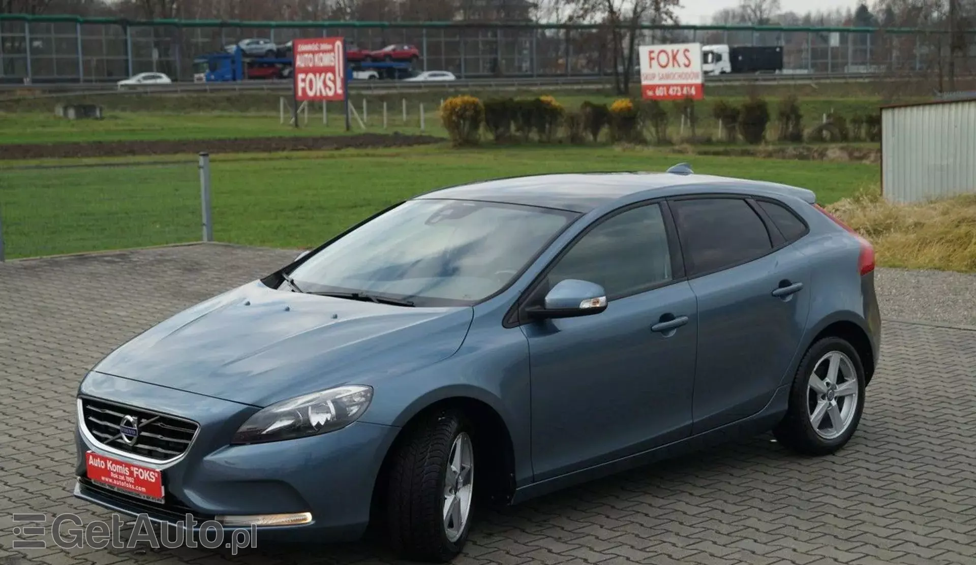 VOLVO V40 