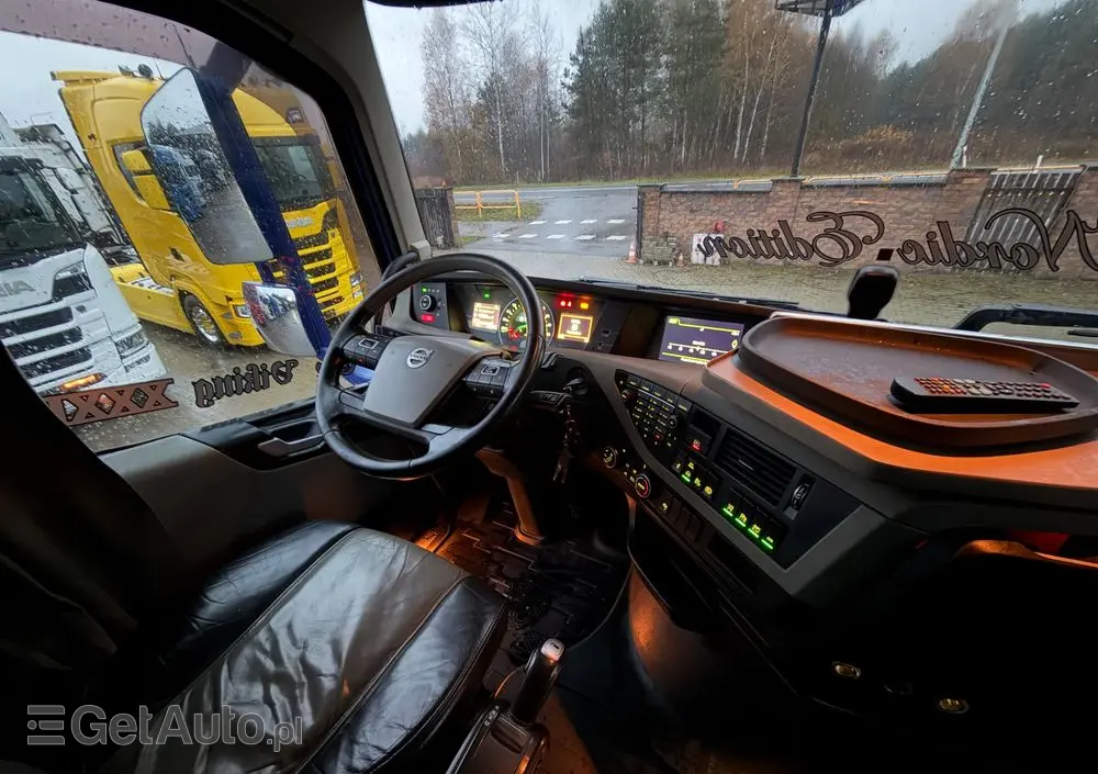 VOLVO 540 XL z Niemiec aerograf TV Show Truck pełne wyposażenie skóry 