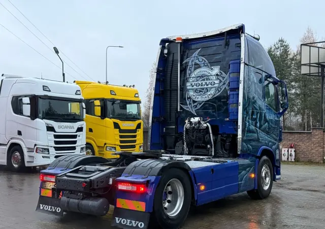 VOLVO 540 XL z Niemiec aerograf TV Show Truck pełne wyposażenie skóry 