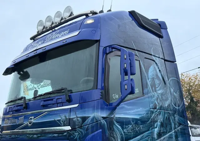 VOLVO 540 XL z Niemiec aerograf TV Show Truck pełne wyposażenie skóry 