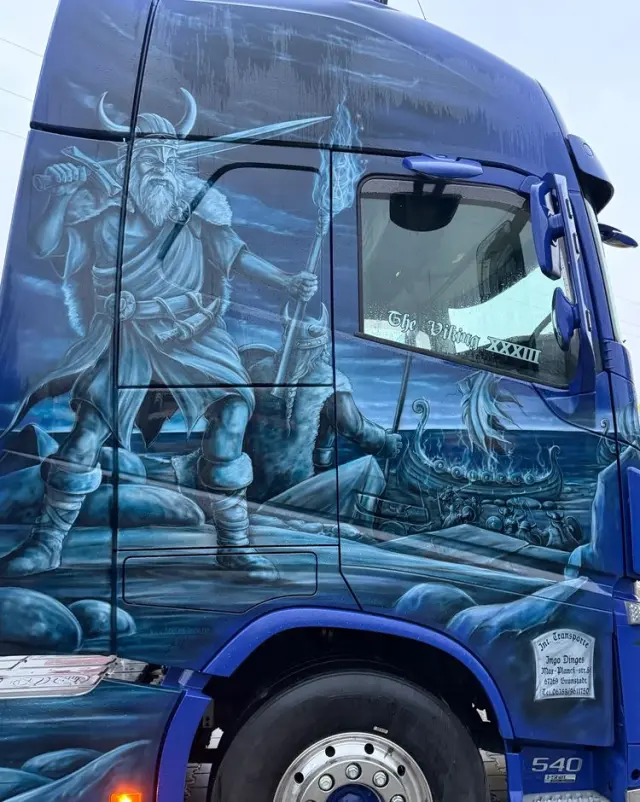 VOLVO 540 XL z Niemiec aerograf TV Show Truck pełne wyposażenie skóry 