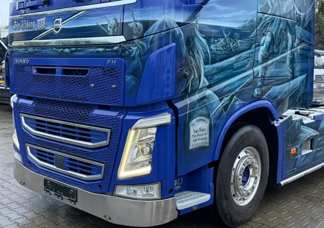 VOLVO 540 XL z Niemiec aerograf TV Show Truck pełne wyposażenie skóry 