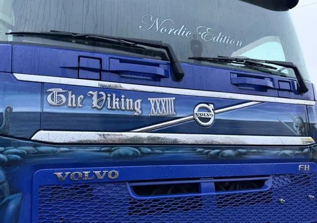 VOLVO 540 XL z Niemiec aerograf TV Show Truck pełne wyposażenie skóry 