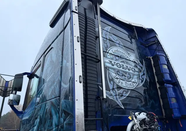 VOLVO 540 XL z Niemiec aerograf TV Show Truck pełne wyposażenie skóry 