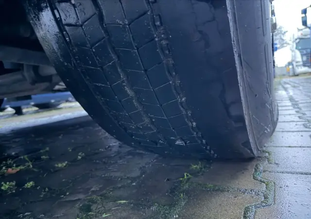 VOLVO 540 XL z Niemiec aerograf TV Show Truck pełne wyposażenie skóry 