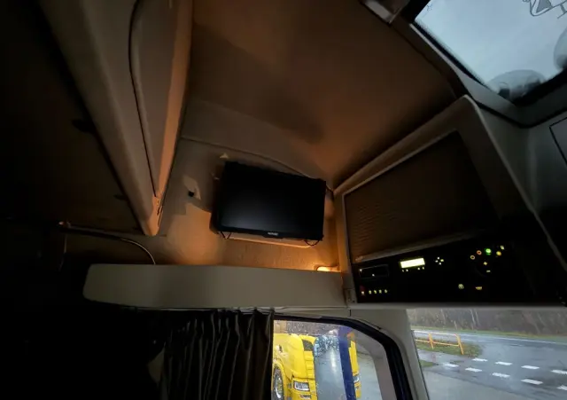 VOLVO 540 XL z Niemiec aerograf TV Show Truck pełne wyposażenie skóry 