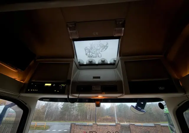 VOLVO 540 XL z Niemiec aerograf TV Show Truck pełne wyposażenie skóry 