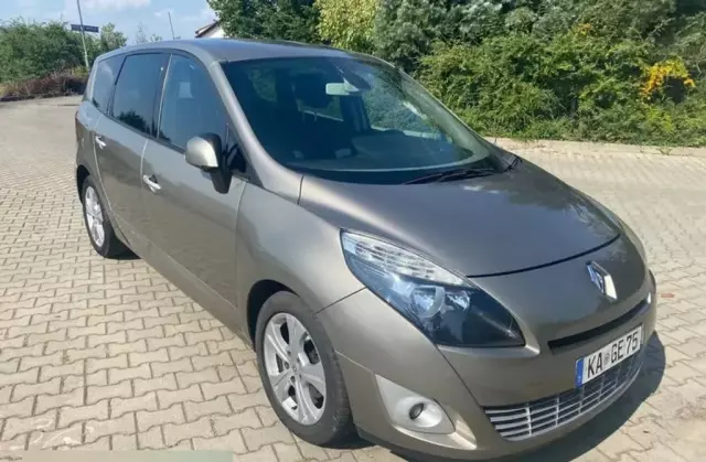 RENAULT Grand Scenic 
