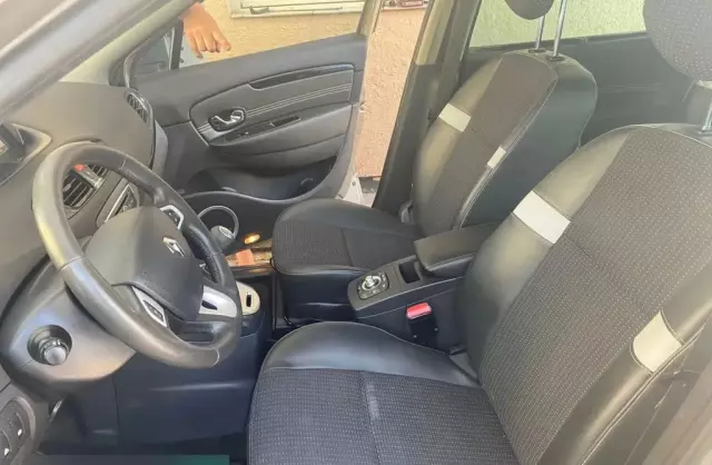 RENAULT Grand Scenic 