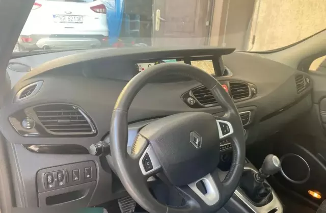 RENAULT Grand Scenic 