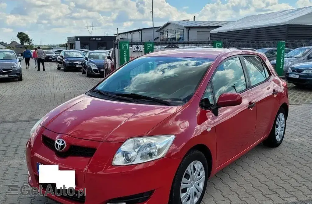 TOYOTA Auris 
