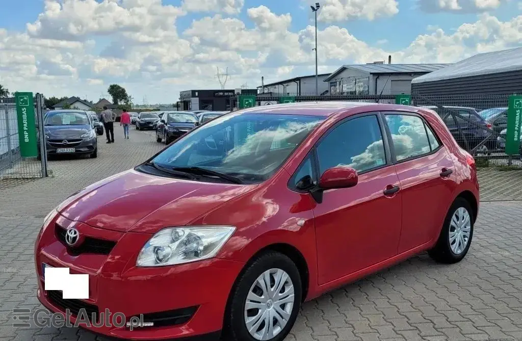 TOYOTA Auris 