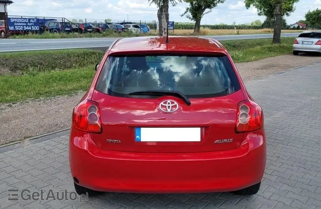 TOYOTA Auris 