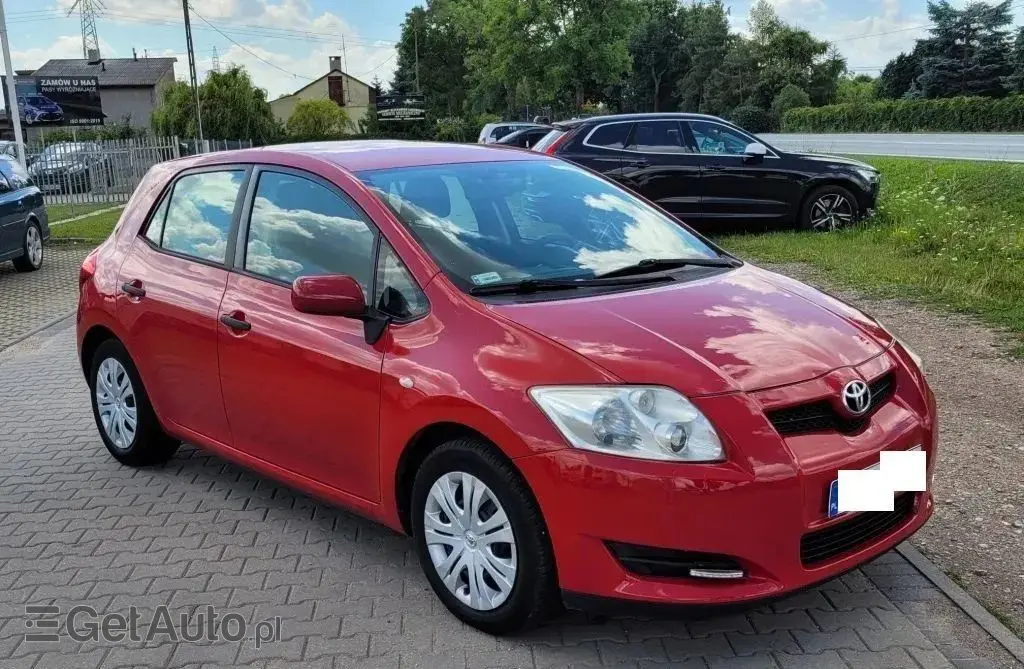 TOYOTA Auris 