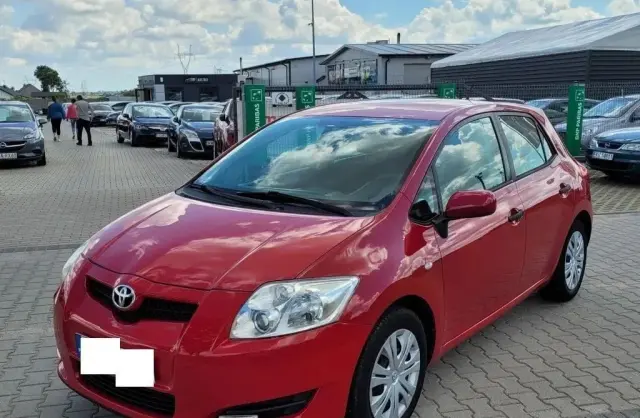 TOYOTA Auris 