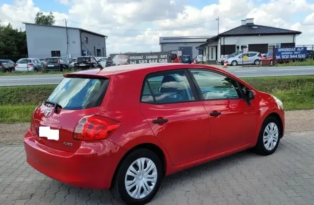 TOYOTA Auris 
