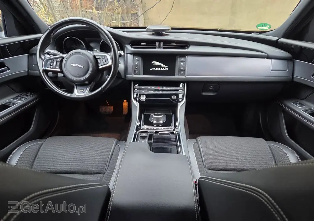 JAGUAR XF 20d R-Sport