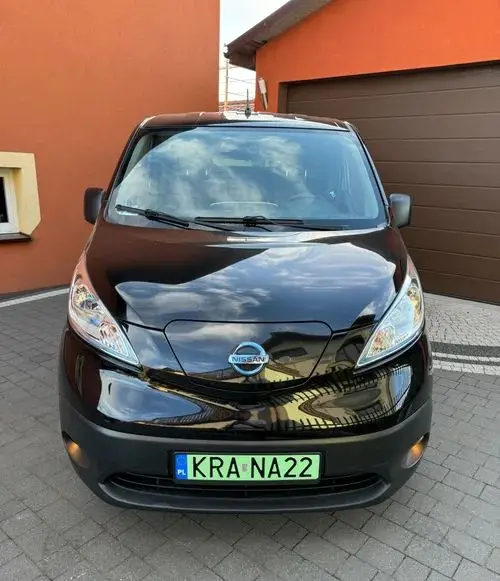 NISSAN E-NV200 