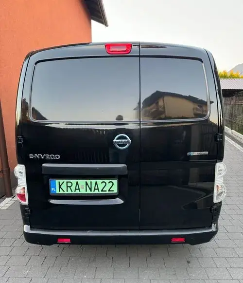 NISSAN E-NV200 